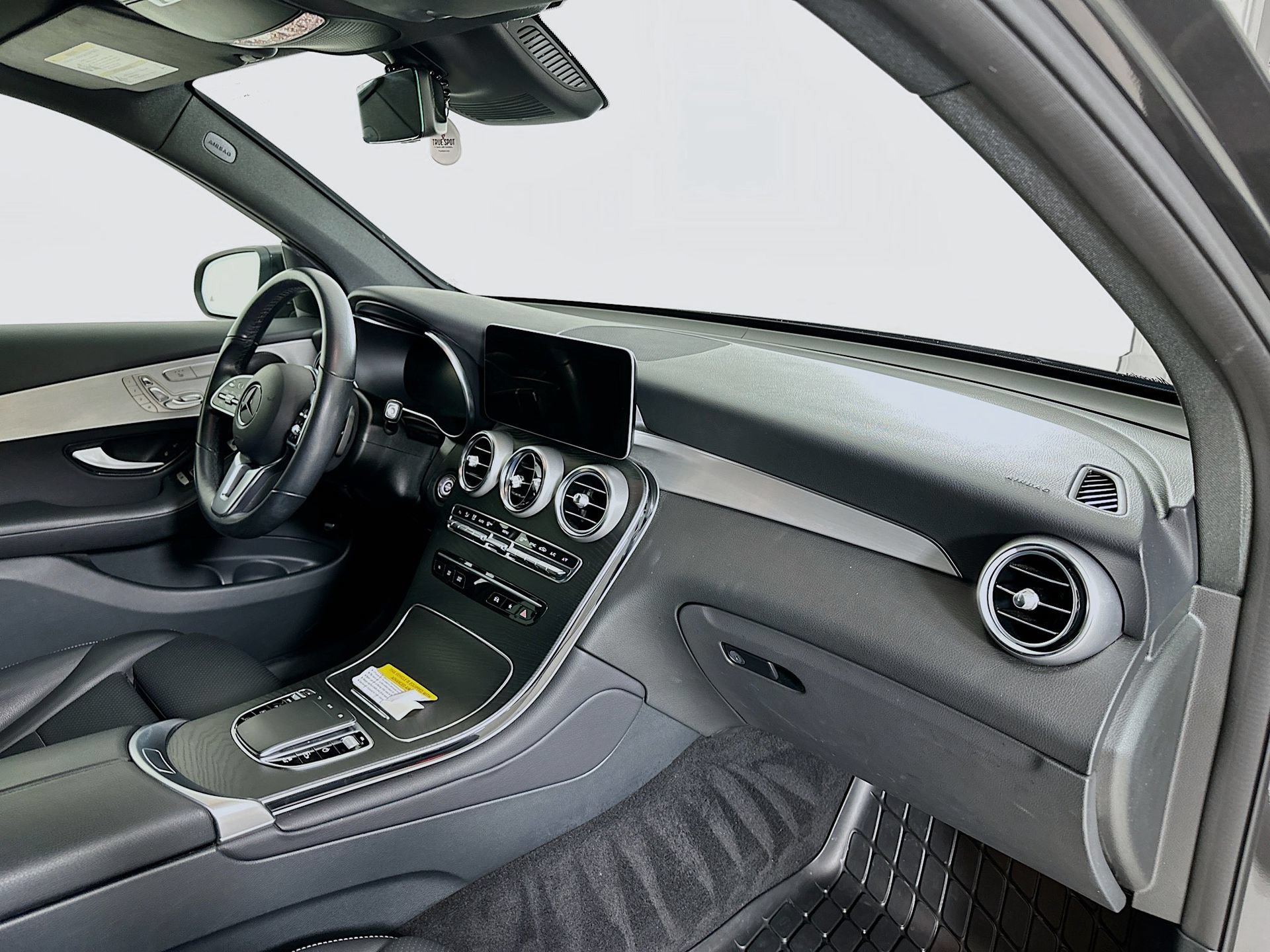 Certified 2022 Mercedes-Benz GLC 300 image 29
