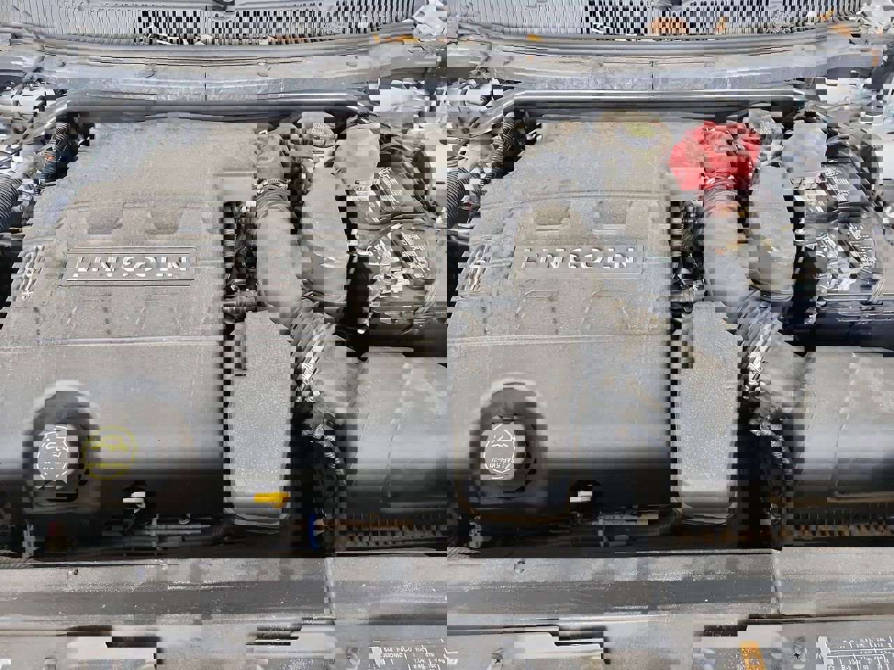 Used 2014 Lincoln MKT FWD image 21