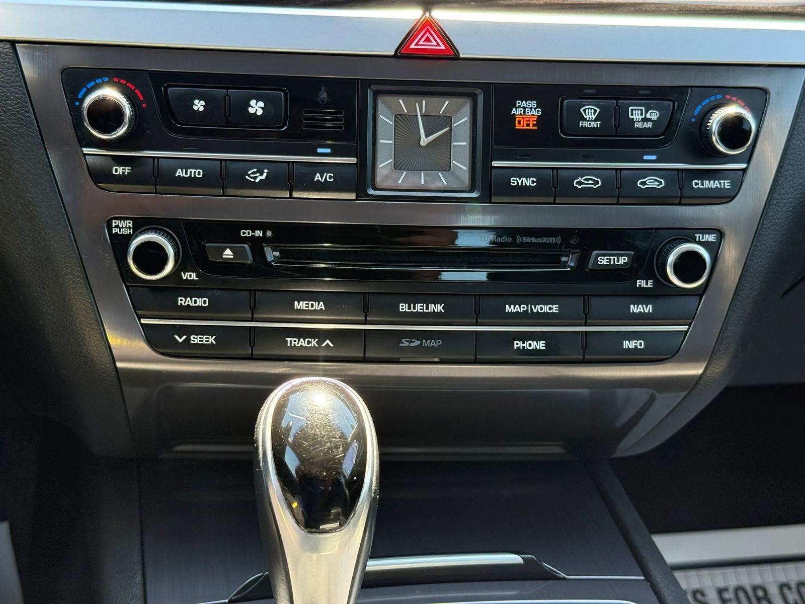 Used 2015 Hyundai Genesis 3.8 RWD image 28