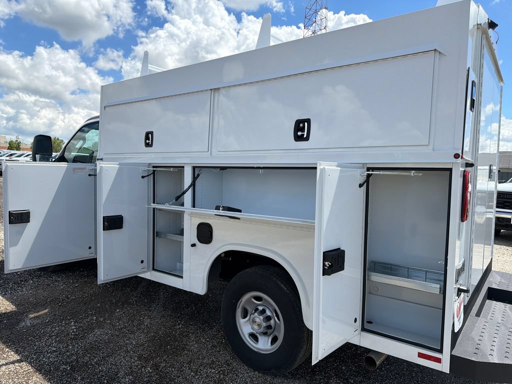 New 2025 Chevrolet Express 3500 w/ Power Convenience Package RWD image 15