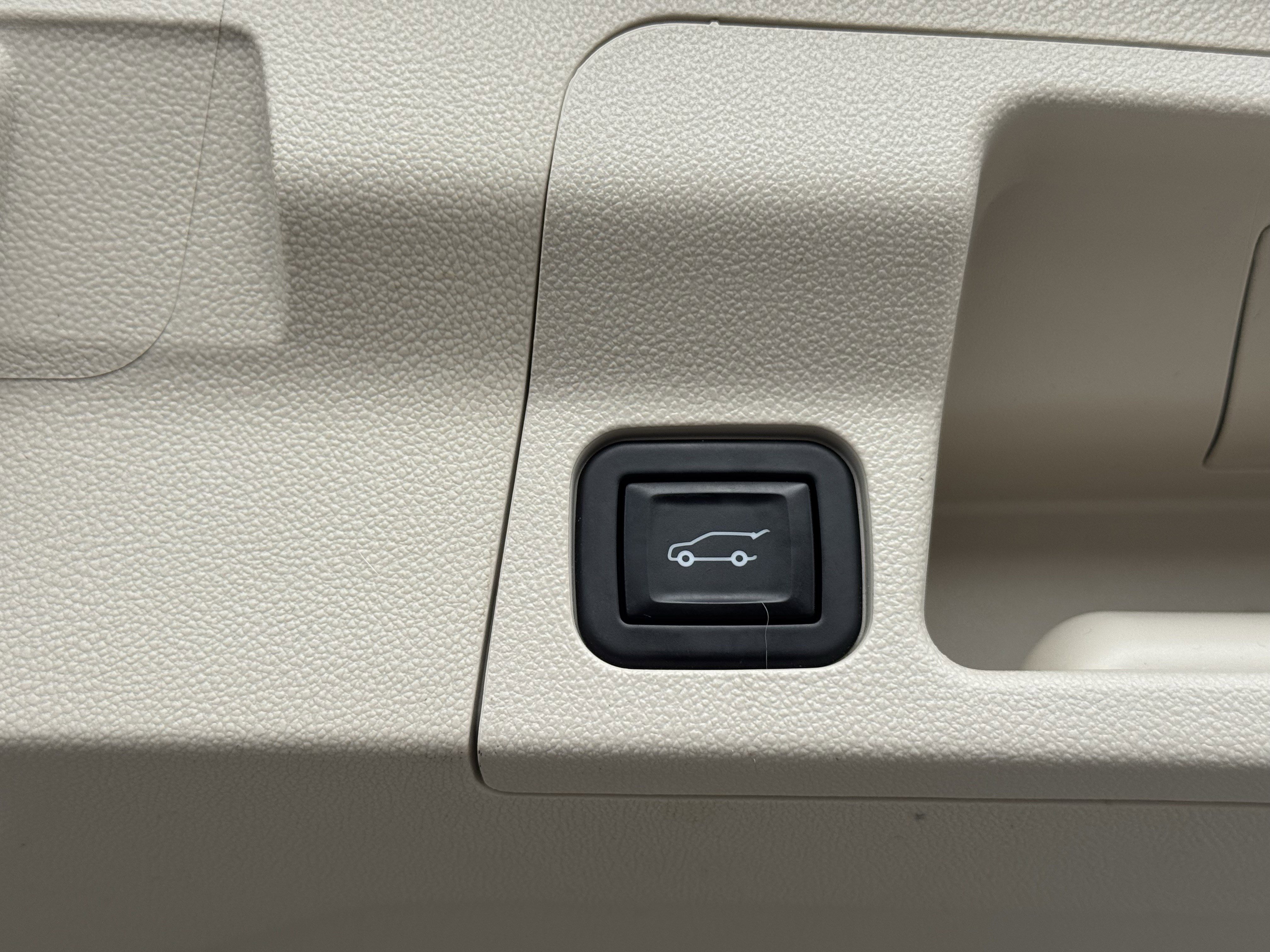 Used 2020 GMC Acadia Denali w/ Technology Package image 37