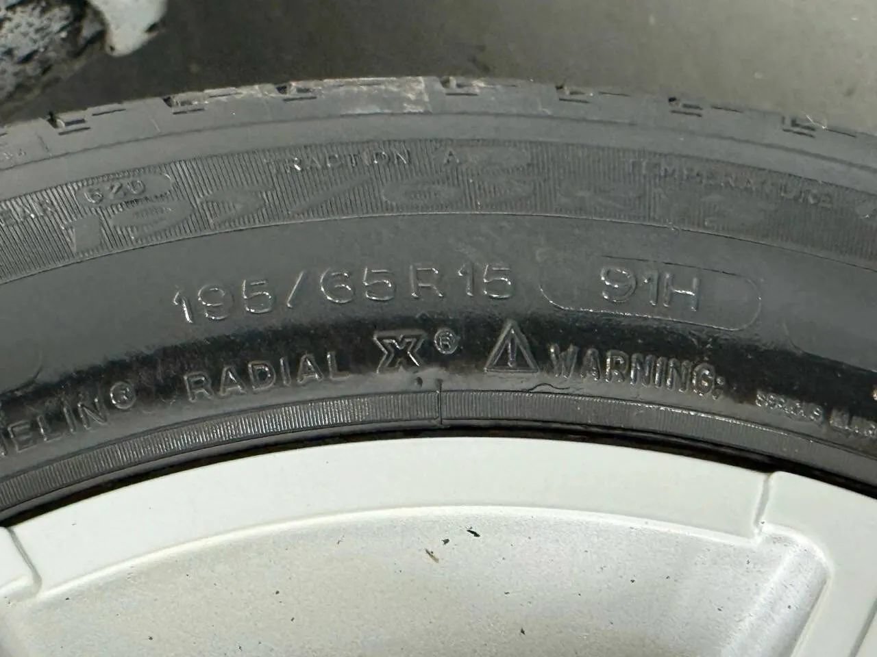 Used 1990 Mercedes-Benz 300 E 3.0 image 41