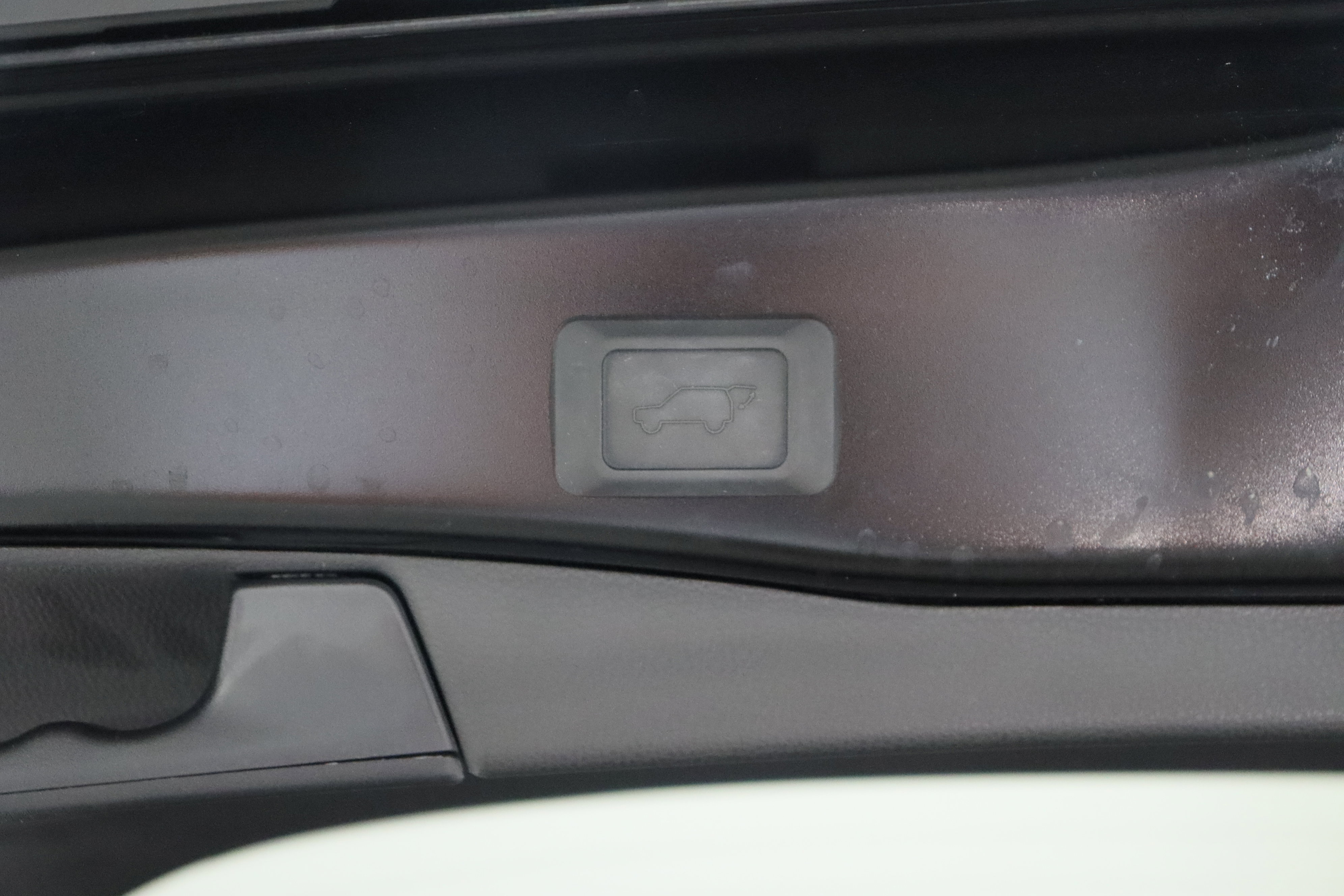 Used 2025 Toyota RAV4 XLE Premium FWD image 33