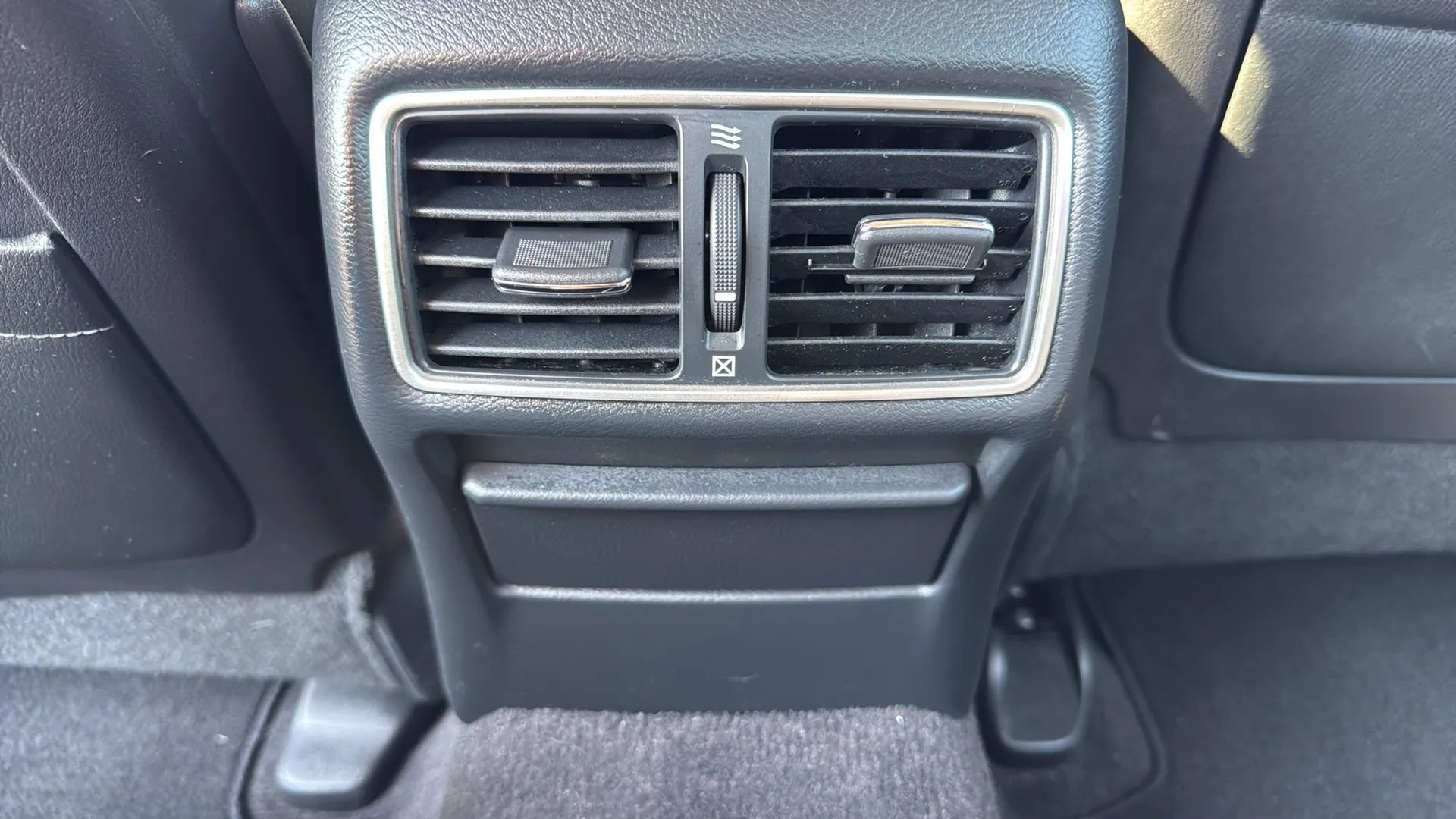 Used 2015 INFINITI Q50 Premium w/ Navigation Package image 28