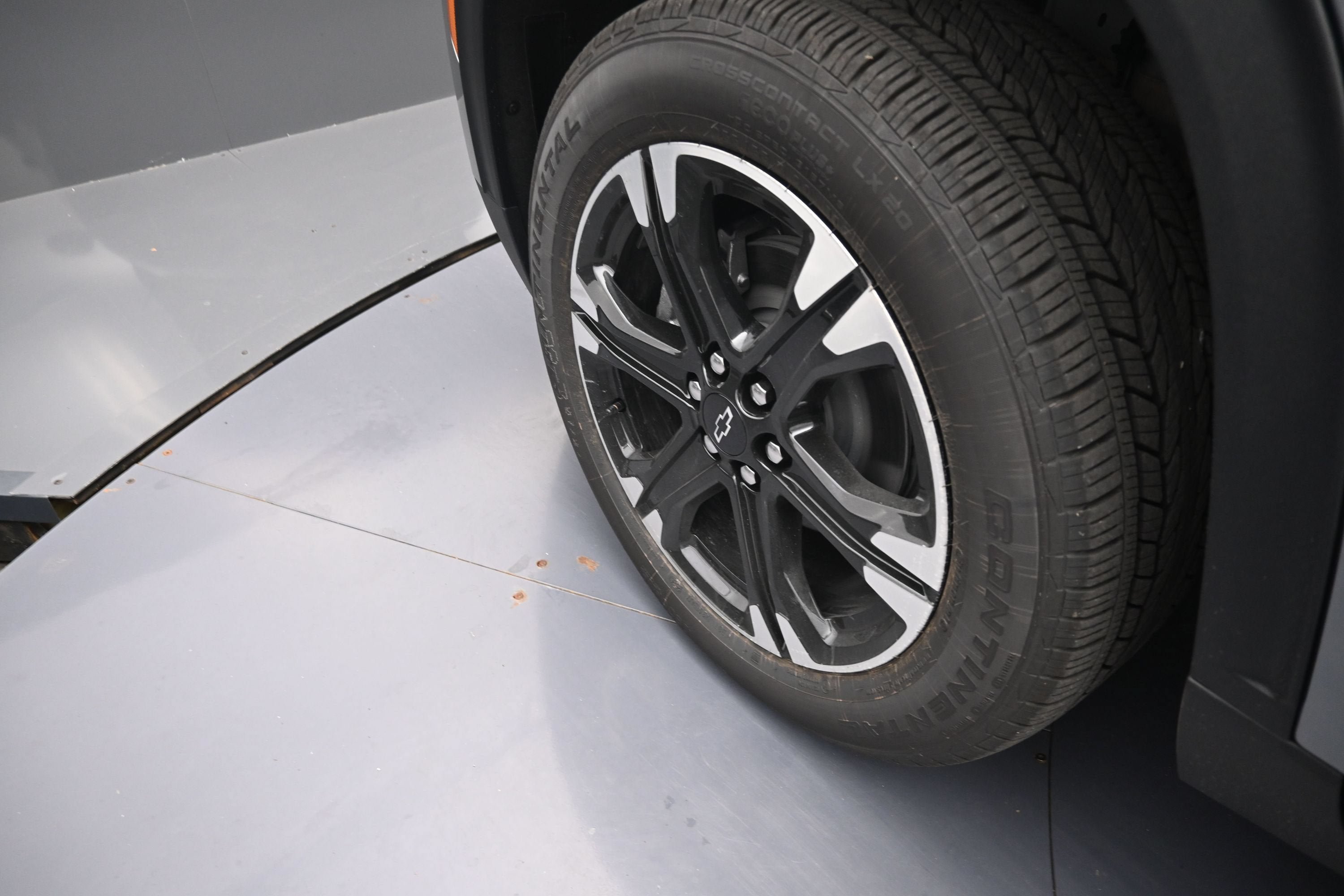New 2027 Chevrolet Traverse LT w/ Sun and Wheel Package FWD image 39