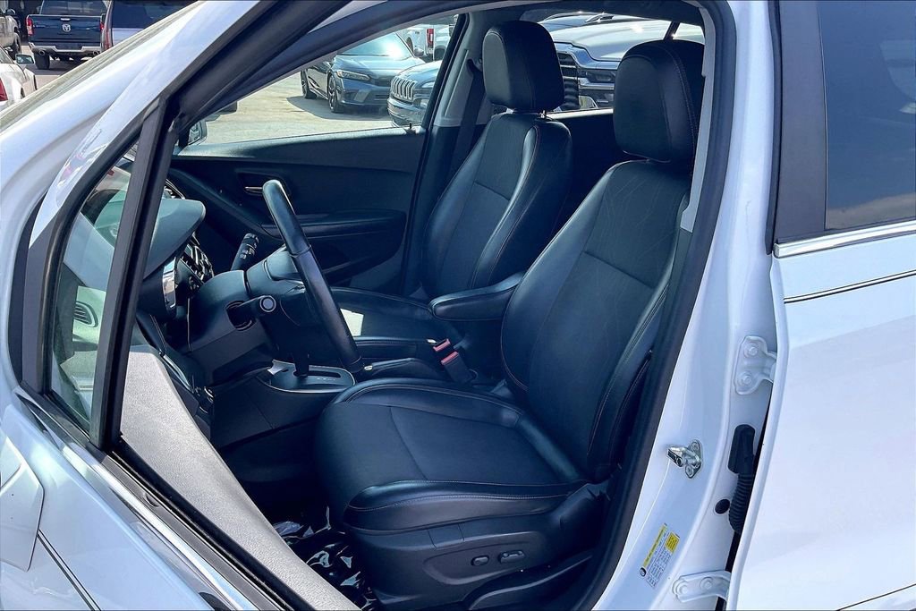 Used 2017 Chevrolet Trax LT w/ LT Convenience Package image 23