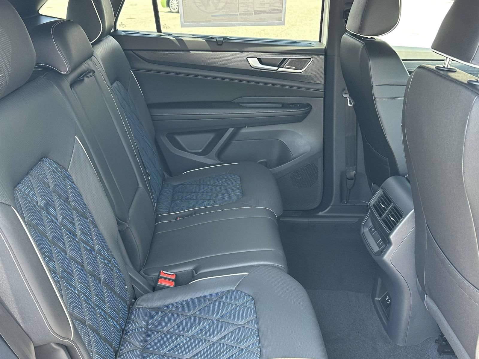New 2026 Volkswagen Atlas Cross Sport SEL Premium R-Line AWD/4WD image 15