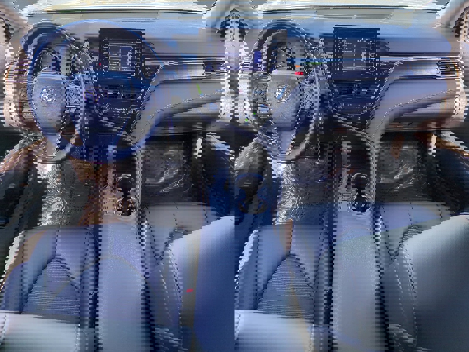 Used 2024 Toyota Camry SE image 10