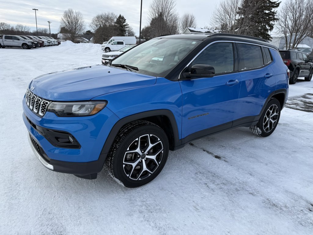 Used 2025 Jeep Compass Limited AWD/4WD image 4