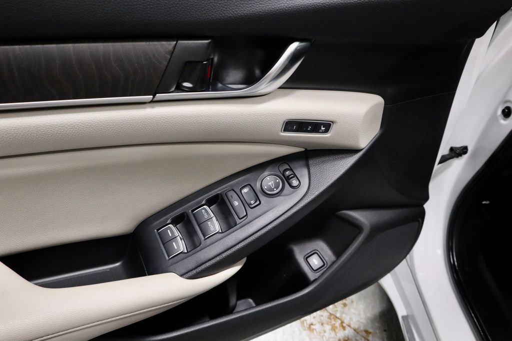 Used 2020 Honda Accord Touring image 24