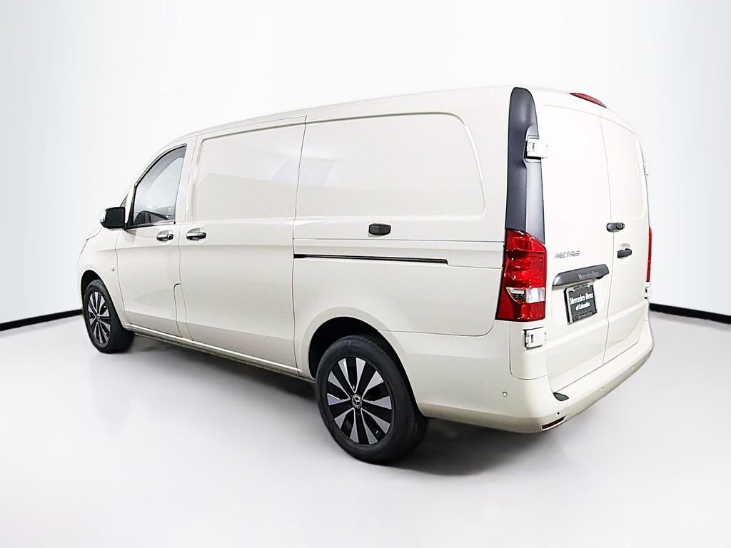Used 2023 Mercedes-Benz Metris image 5