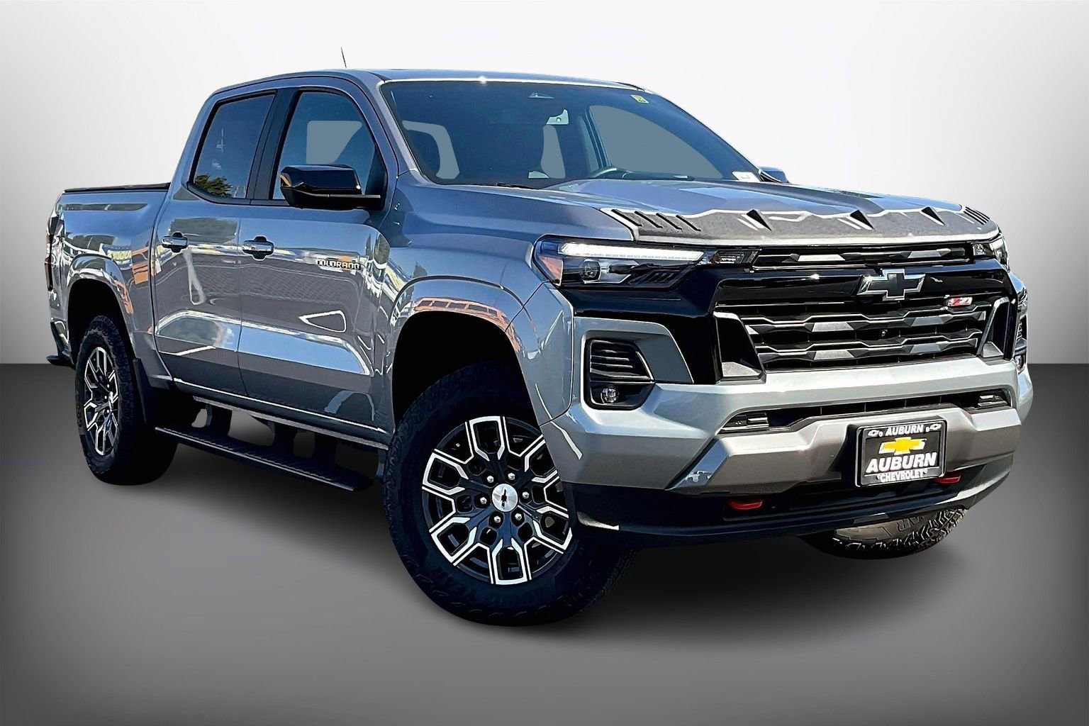 Used 2024 Chevrolet Colorado Z71 w/ Z71 Convenience Package 2