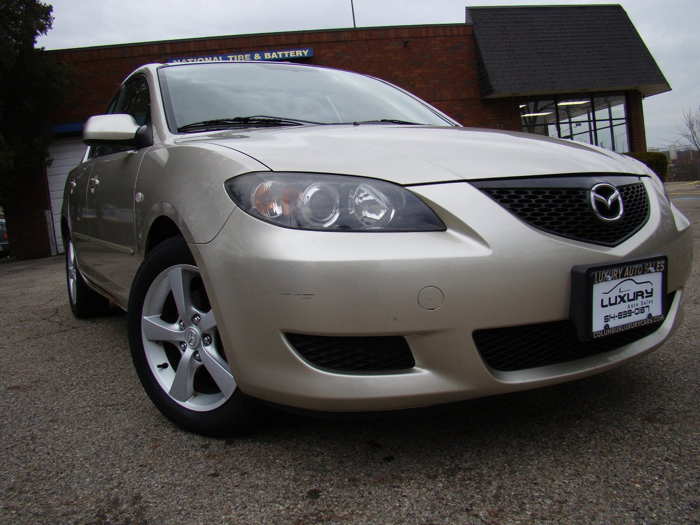 Used 2005 MAZDA MAZDA3 I w/ Pwr & 16" Alloy Wheel Pkg image 1