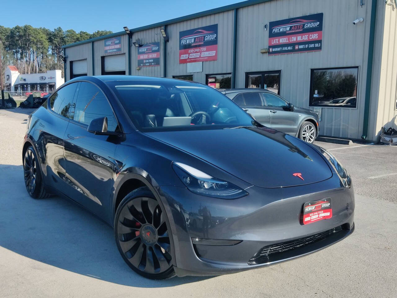 Used 2021 Tesla Model Y Performance AWD/4WD image 1