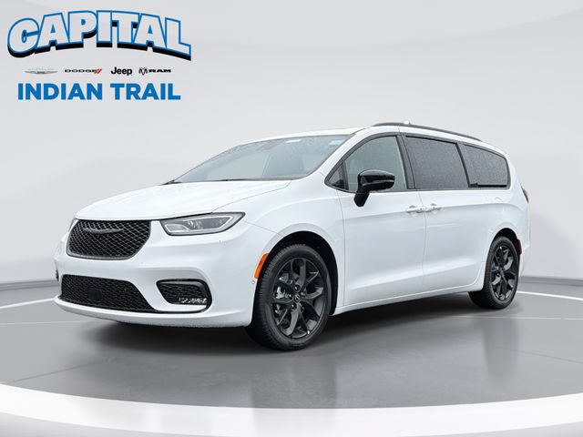 New 2026 Chrysler Pacifica Limited w/ S Appearance Package