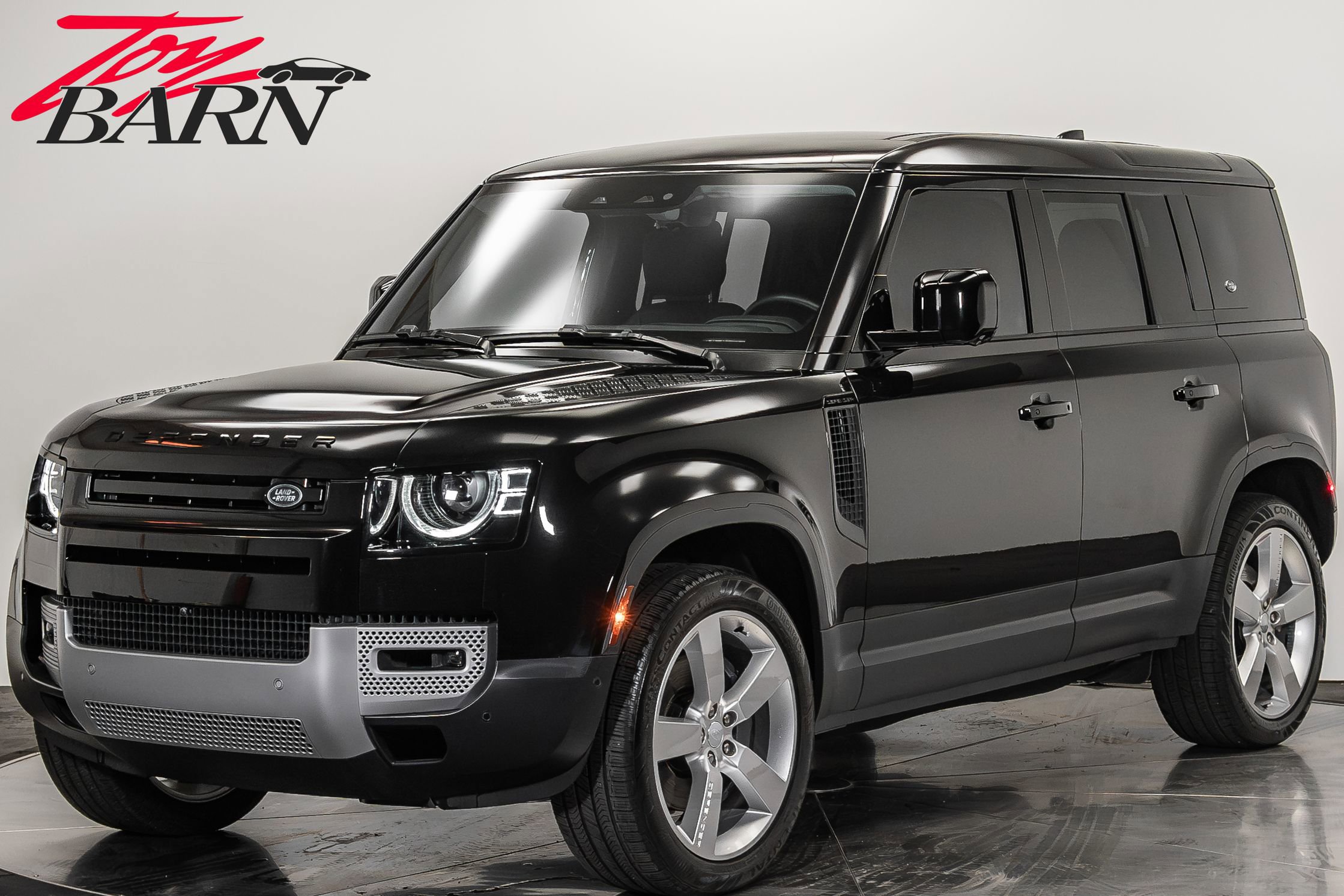 Used 2024 Land Rover Defender 110 SE image 1