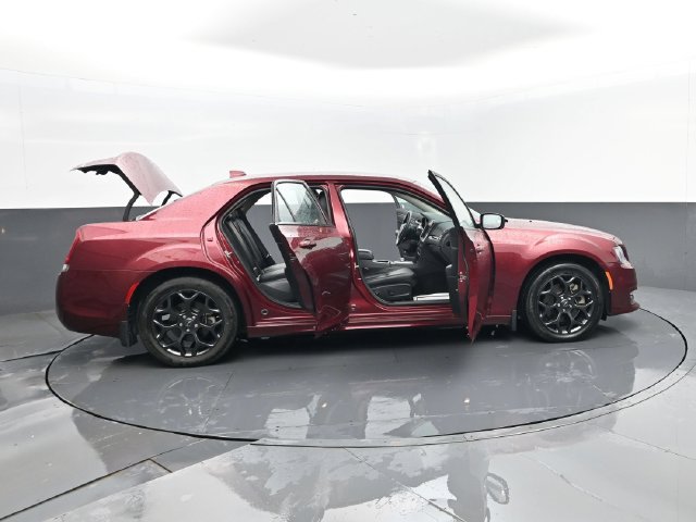 Used 2021 Chrysler 300 Touring AWD/4WD image 28