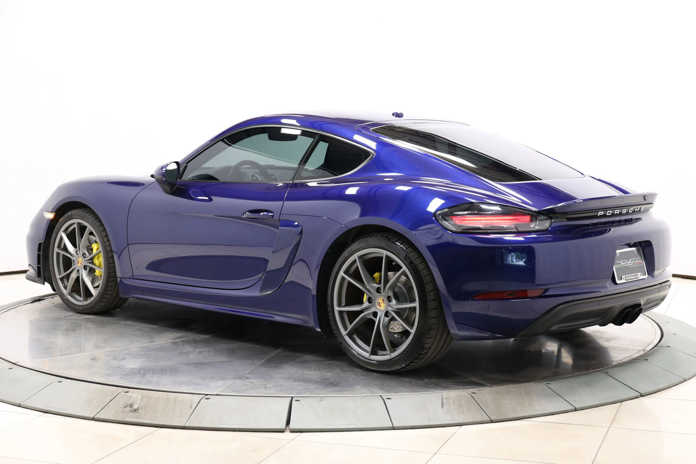 Used 2021 Porsche 718 Cayman RWD image 41