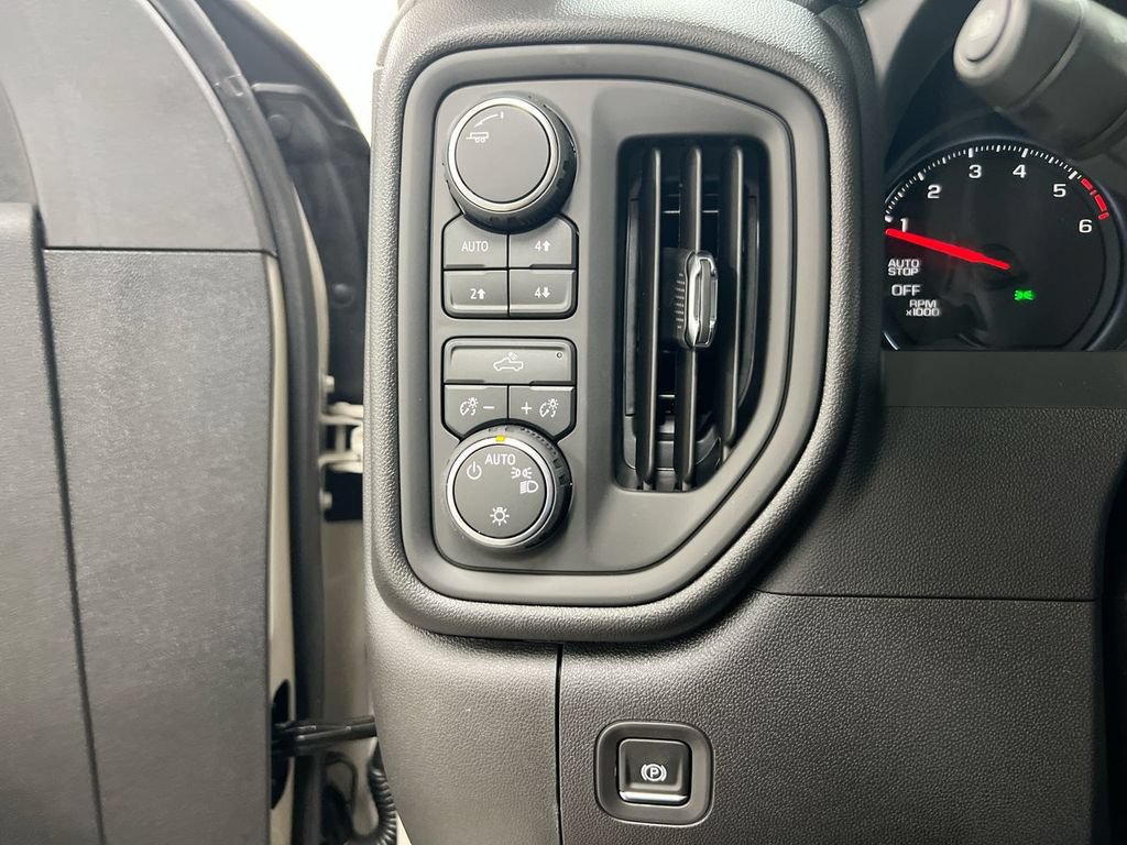 New 2026 Chevrolet Silverado 1500 Custom Trail Boss AWD/4WD image 18