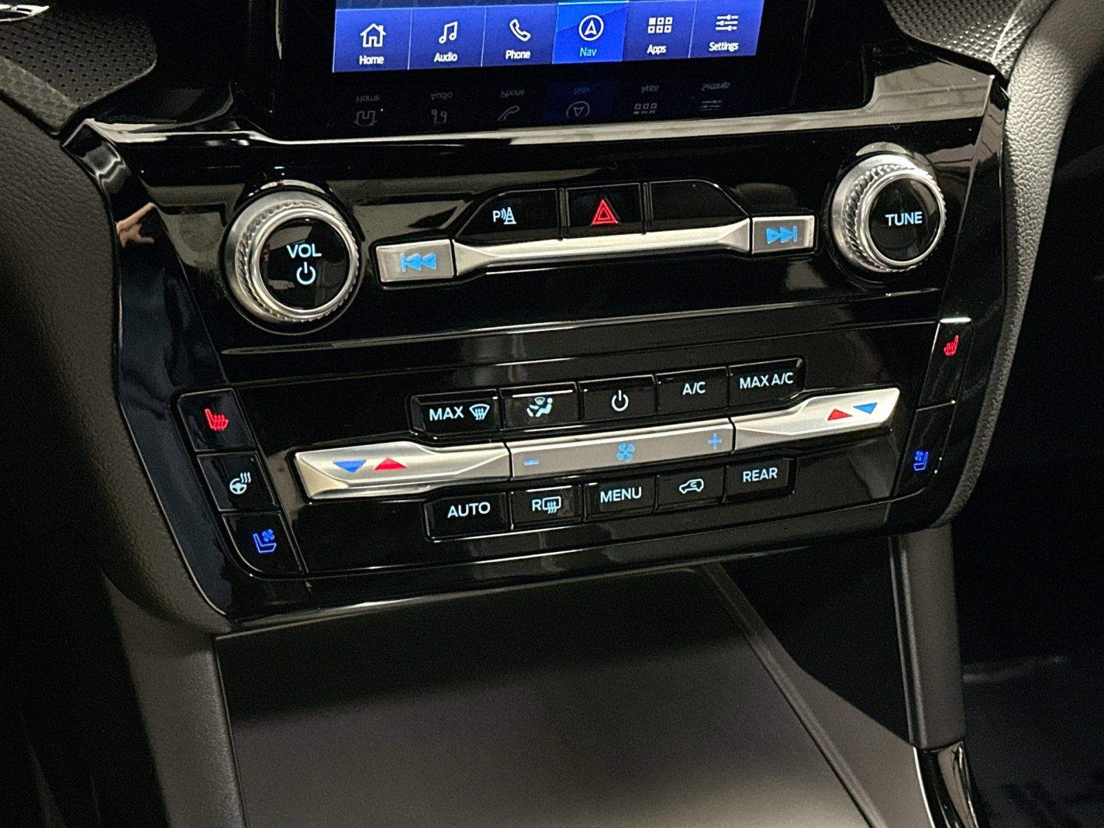 Used 2024 Ford Explorer ST w/ Equipment Group 401A image 26