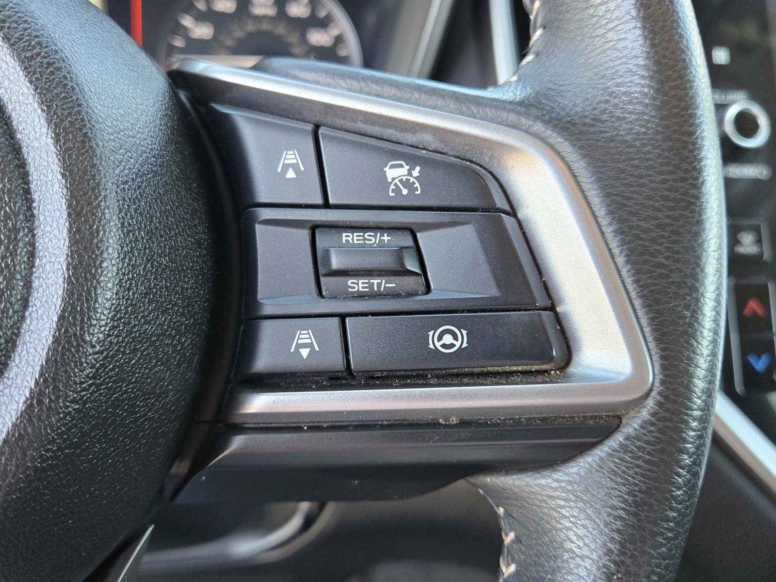 Used 2024 Subaru Ascent Premium w/ Convenience Package image 30