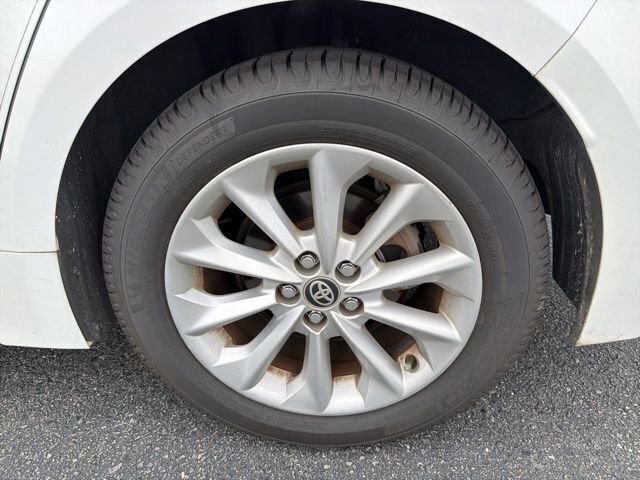 Used 2021 Toyota Corolla LE w/ LE Convenience Package image 6