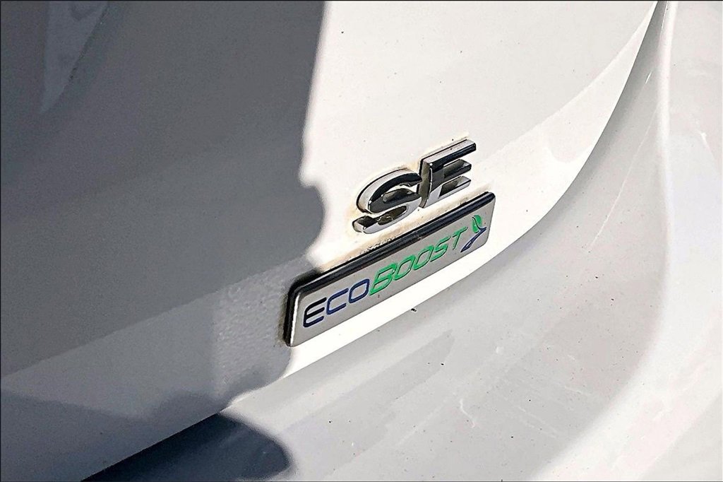 Used 2018 Ford Focus SE w/ SE Appearance Package image 21