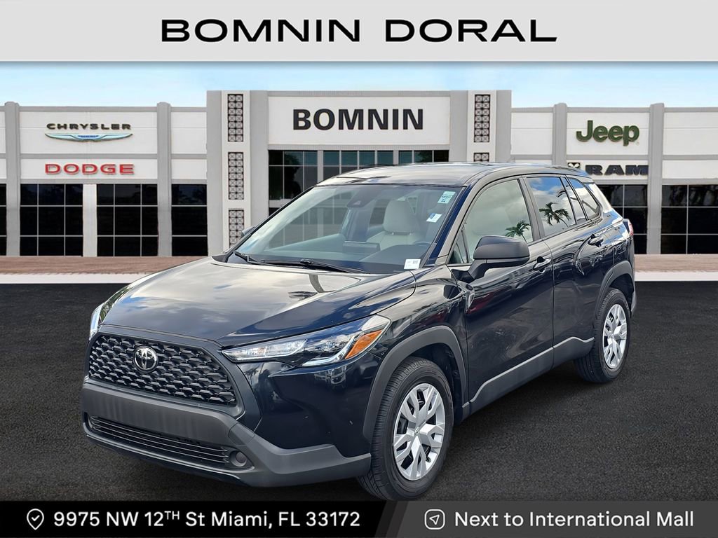 Used 2022 Toyota Corolla Cross L image 1