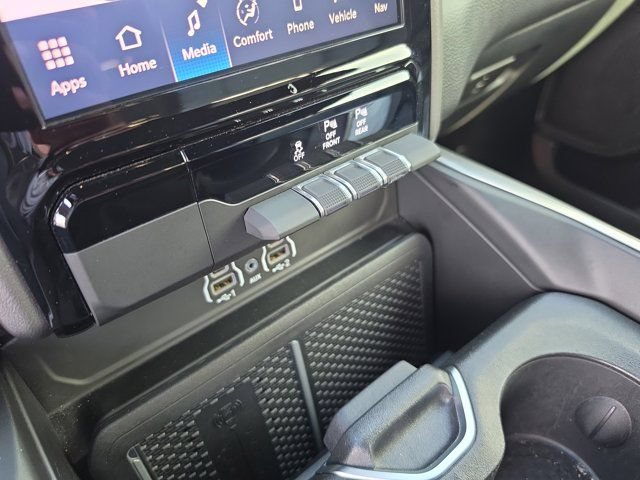 Used 2025 RAM 1500 Big Horn AWD/4WD image 24