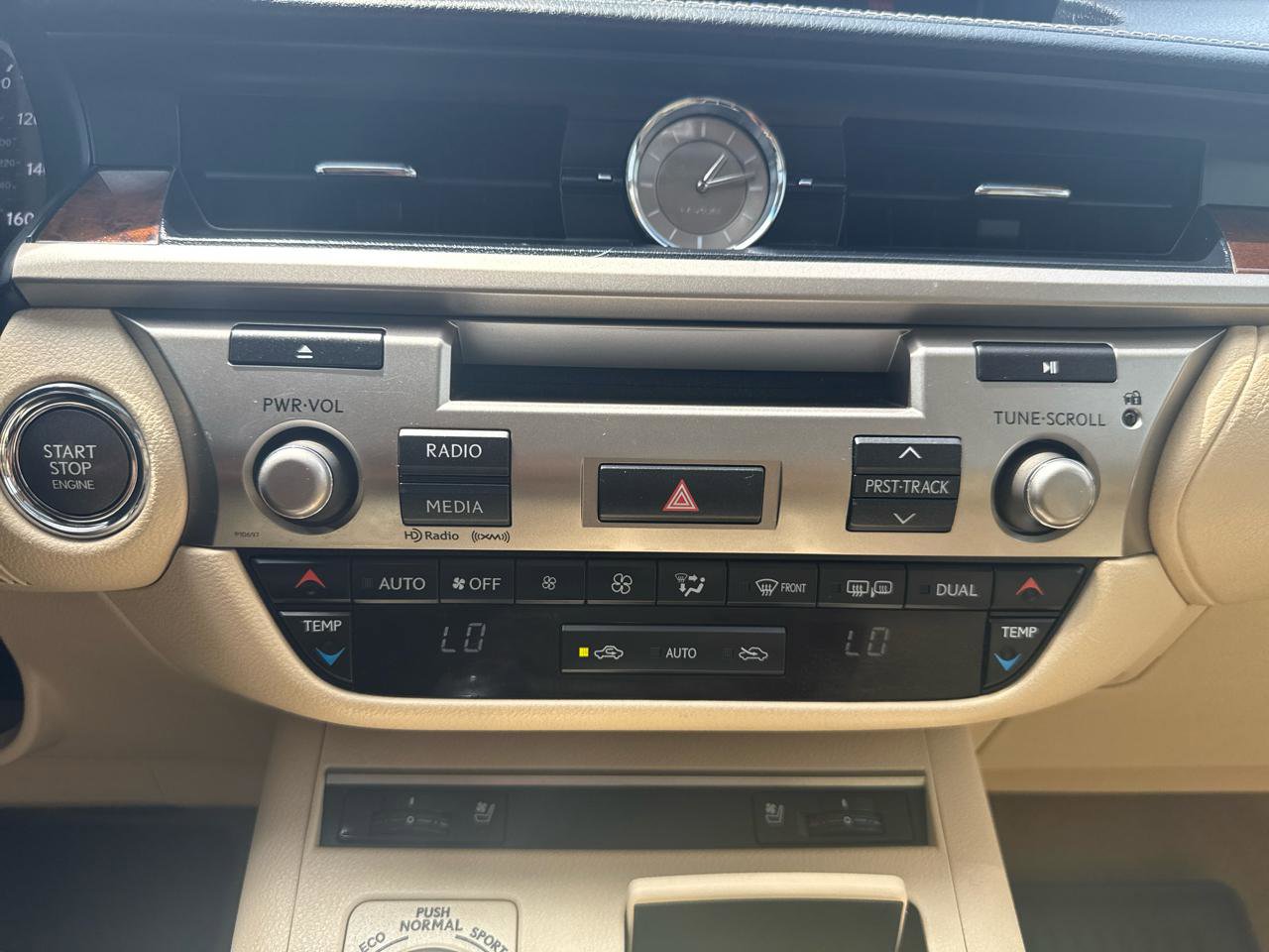 Used 2014 Lexus ES 350 w/ Premium Package FWD image 22