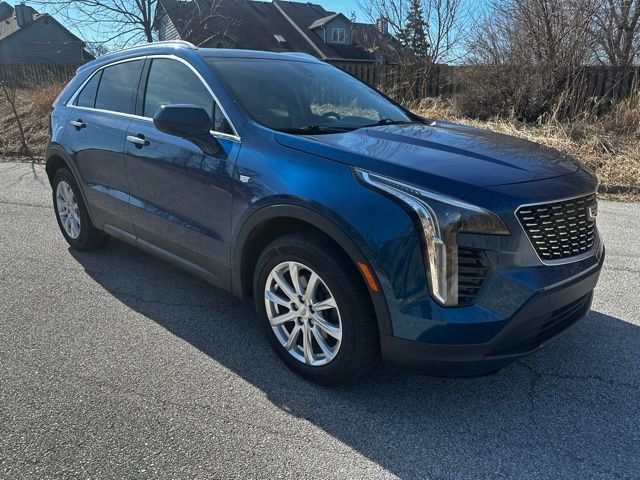Used 2019 Cadillac XT4 Luxury w/ Cold Weather Package image 3