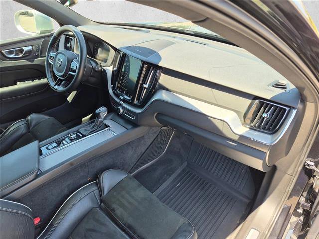 Used 2019 Volvo XC60 T5 R-Design w/ Protection Package Premier AWD/4WD image 22