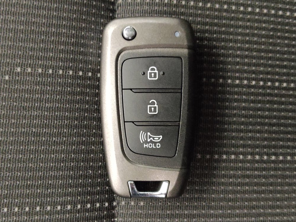Used 2025 Hyundai Venue SE FWD image 32