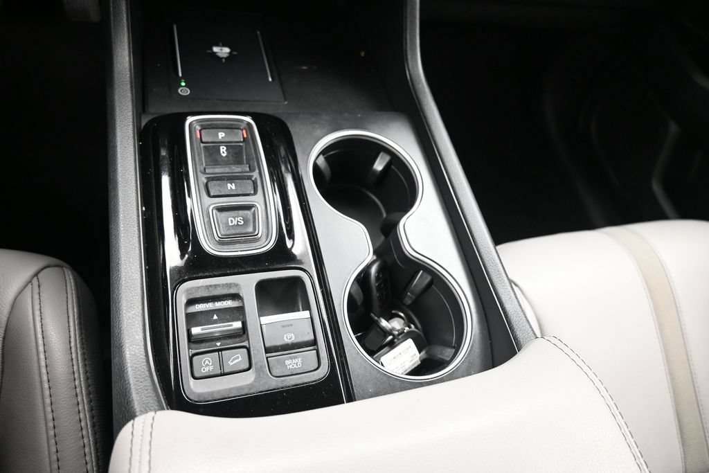 Certified 2024 Honda Pilot Touring image 17