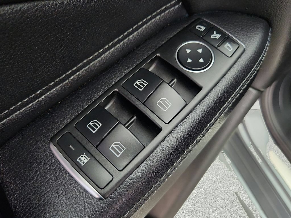 Used 2019 Mercedes-Benz GLE 43 AMG 4MATIC w/ Night Package image 26
