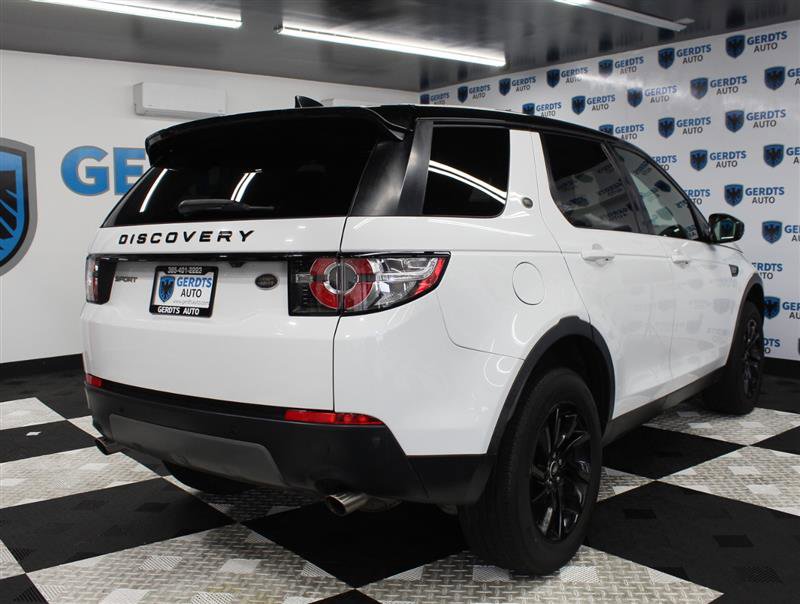 Used 2018 Land Rover Discovery Sport SE image 4