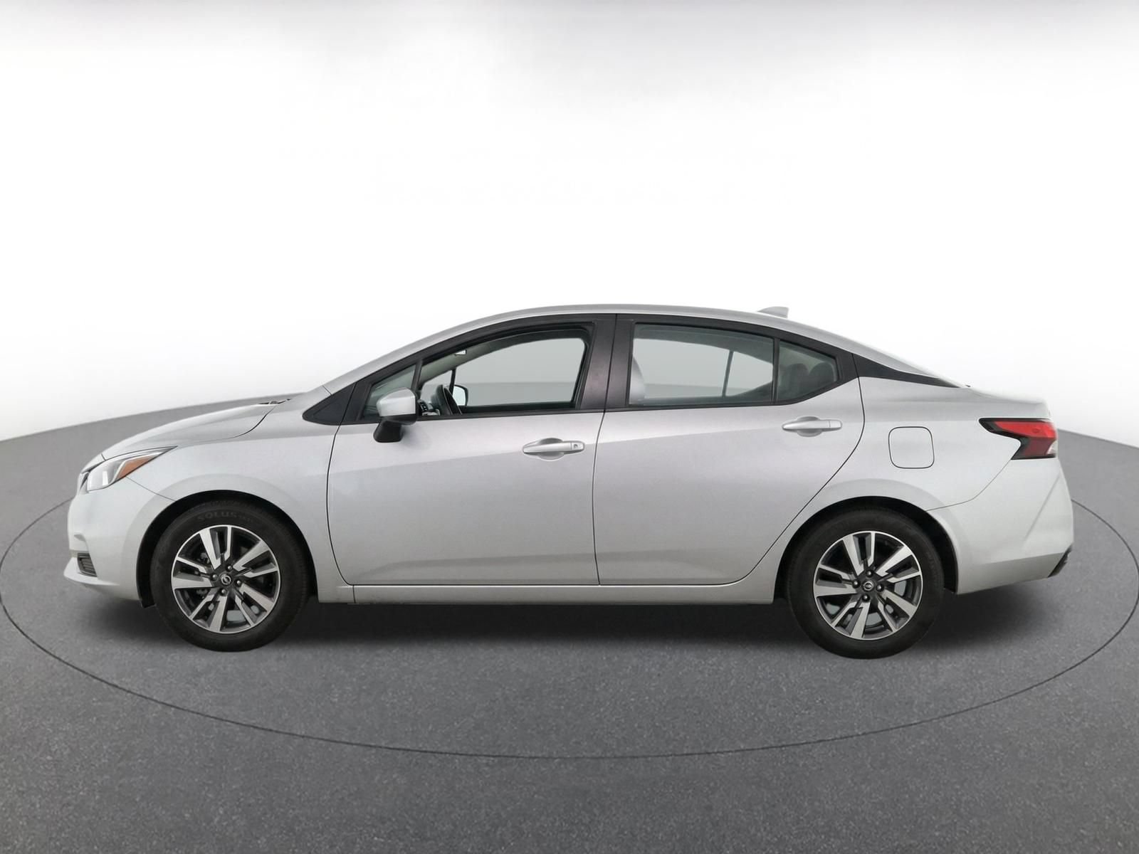 Used 2025 Nissan Versa SV FWD image 11