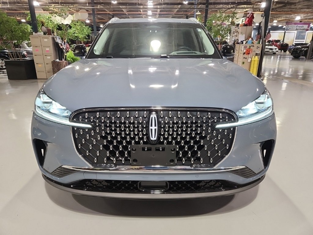 Used 2025 Lincoln Aviator Reserve w/ Illumination Package image 3