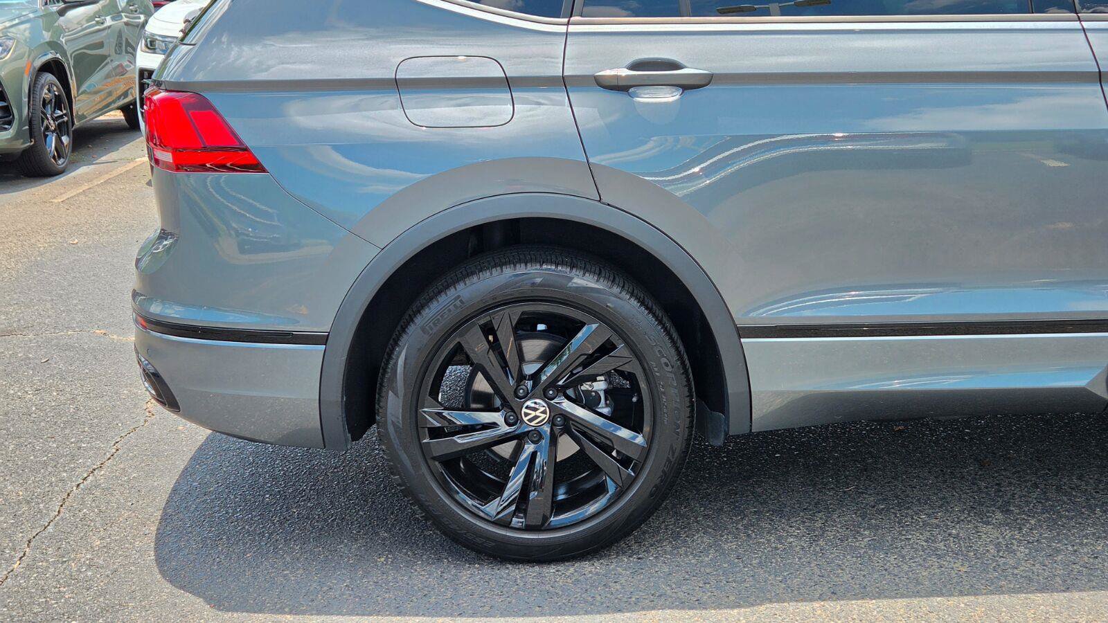 Certified 2024 Volkswagen Tiguan SE R-Line FWD image 15