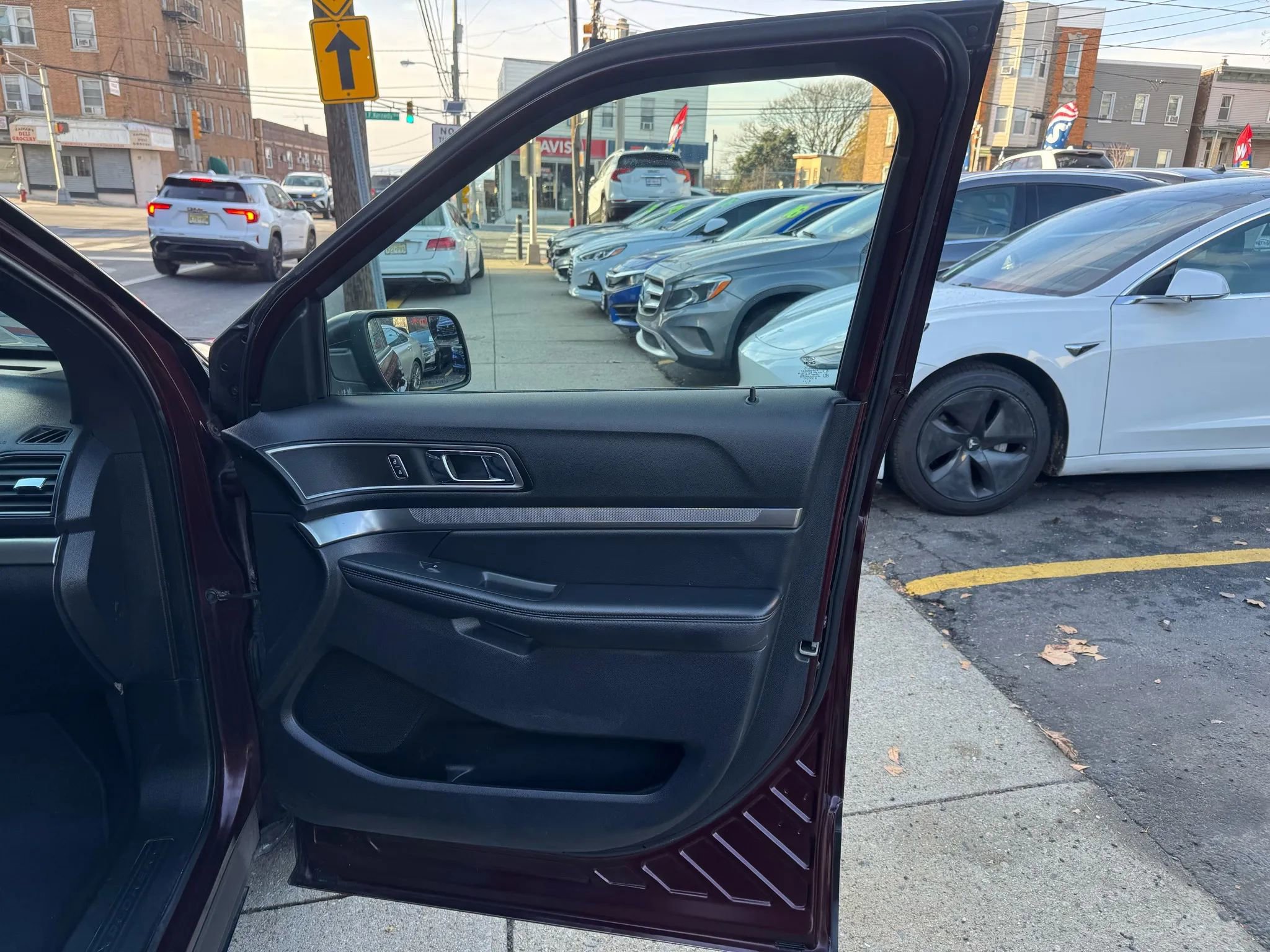 Used 2019 Ford Explorer XLT image 21