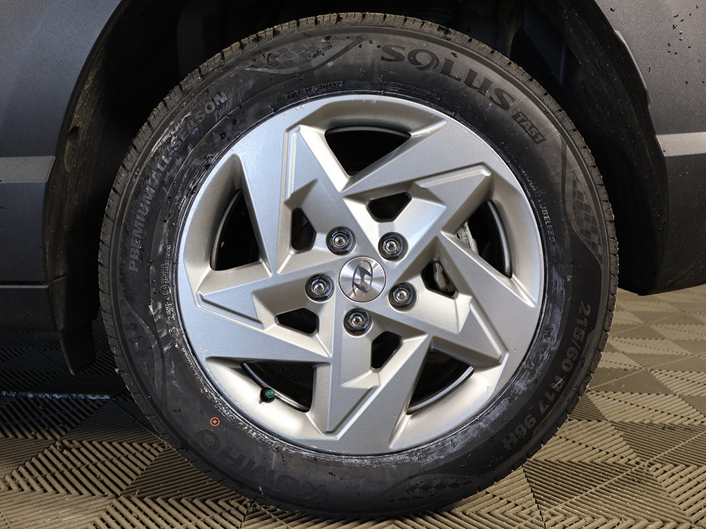 Certified 2025 Hyundai Kona SE FWD image 16