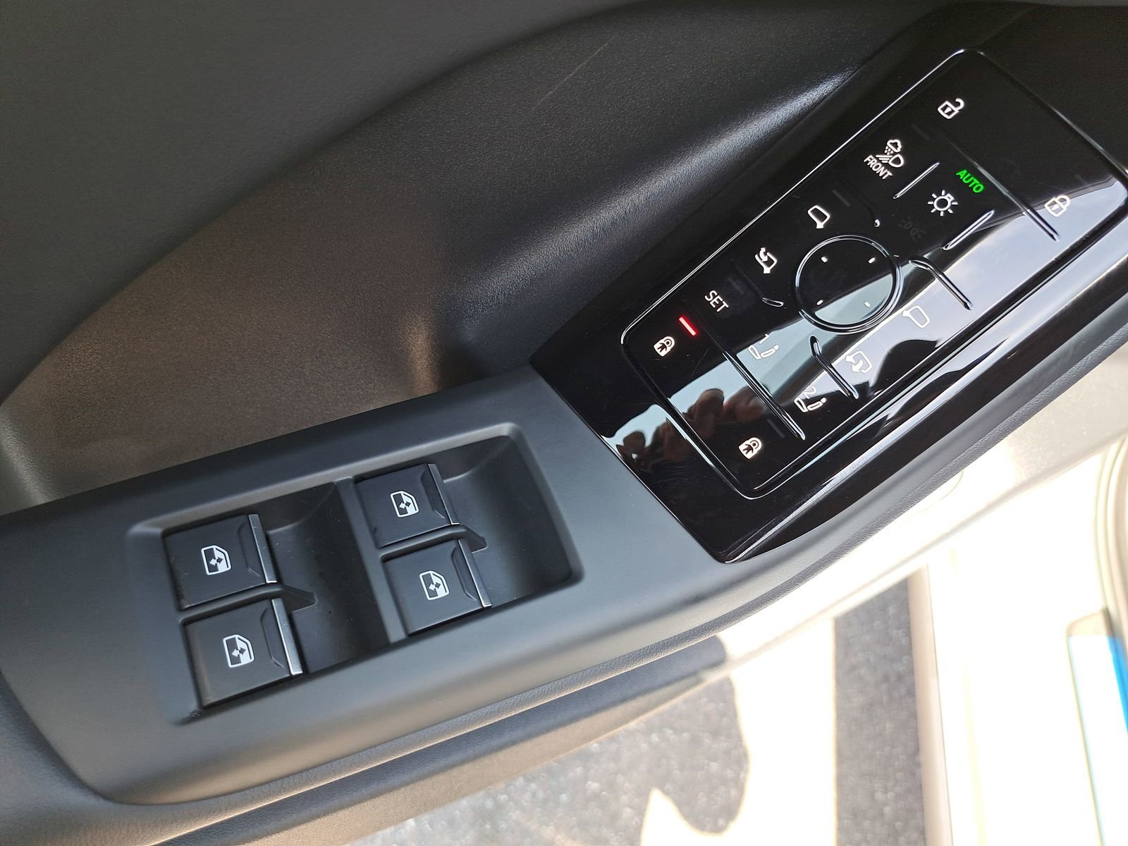 Certified 2025 Audi Q6 e-tron Premium Plus w/ Premium Plus AWD/4WD image 29