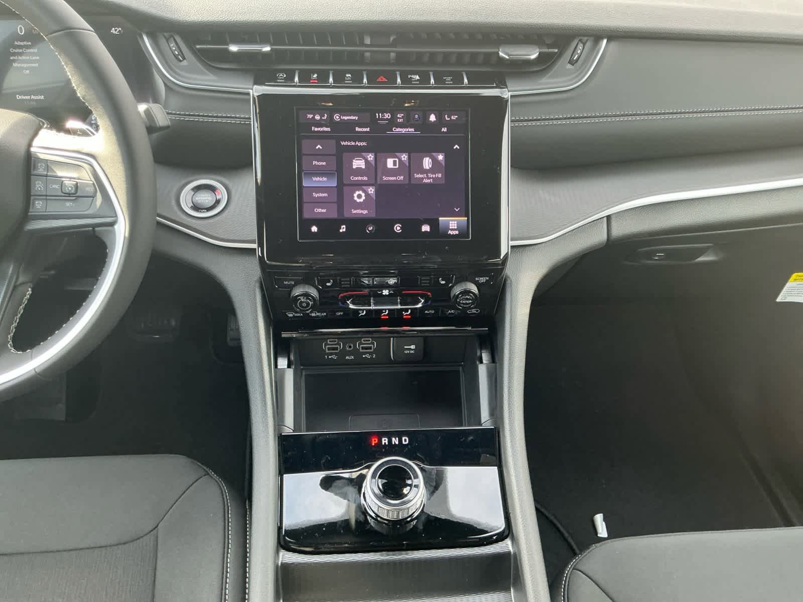 New 2025 Jeep Grand Cherokee Laredo w/ Luxury Tech Group I image 11