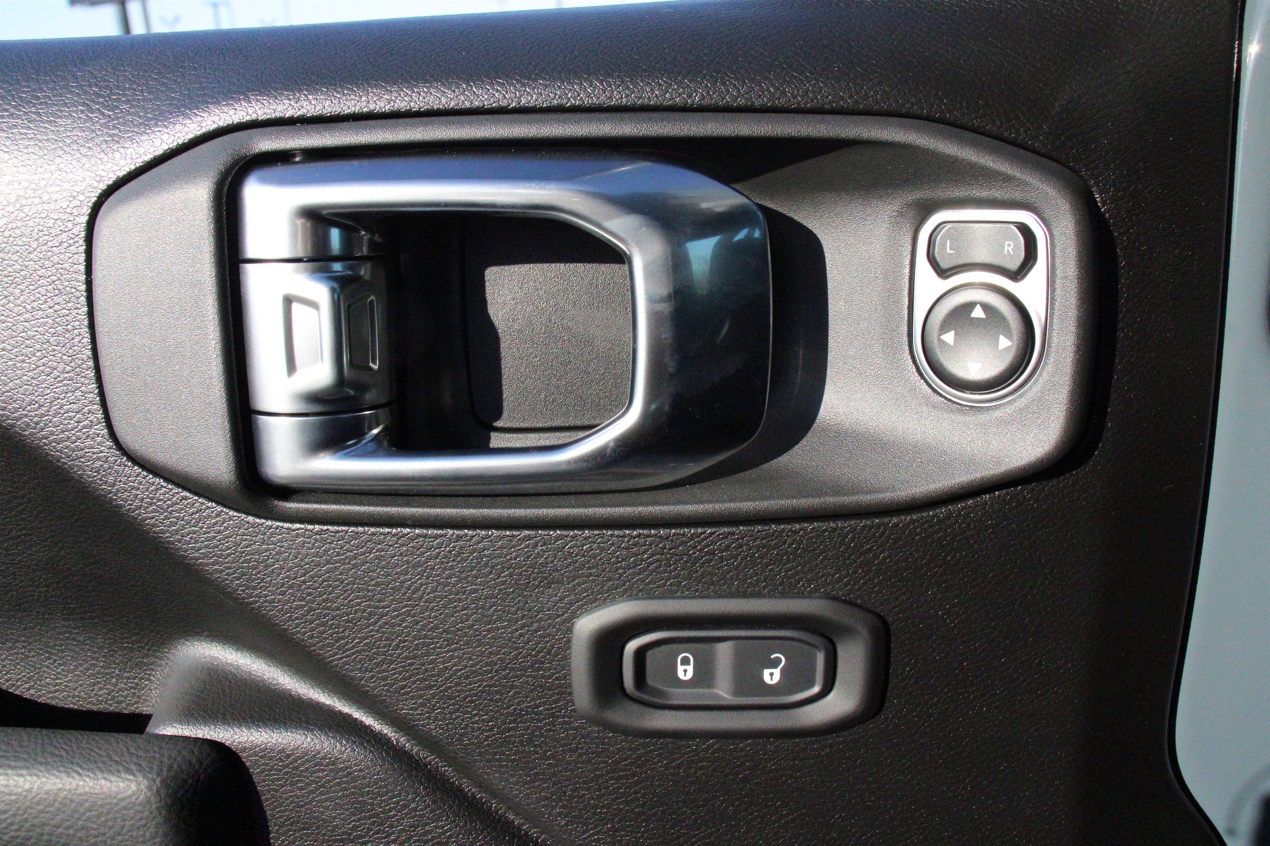 New 2026 Jeep Gladiator Sport image 7