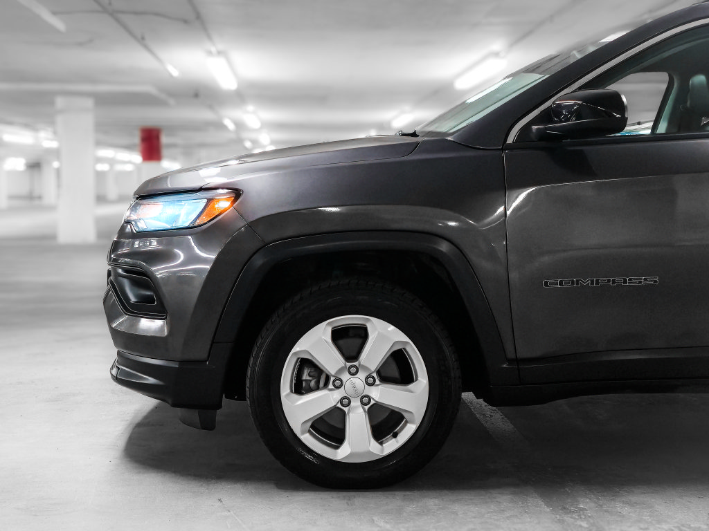 Used 2022 Jeep Compass Latitude w/ Convenience Group AWD/4WD image 15