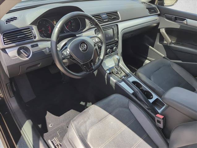 Used 2019 Volkswagen Passat 2.0T Wolfsburg w/ Wheels & Sunroof Package FWD image 8