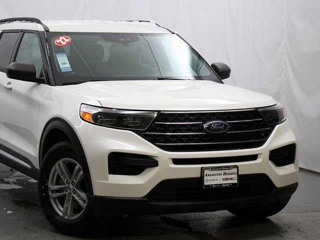 Used 2022 Ford Explorer XLT w/ Class IV Trailer Tow Package image 2