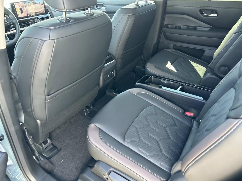 New 2026 Nissan Pathfinder Platinum w/ Lighting Package AWD/4WD image 20