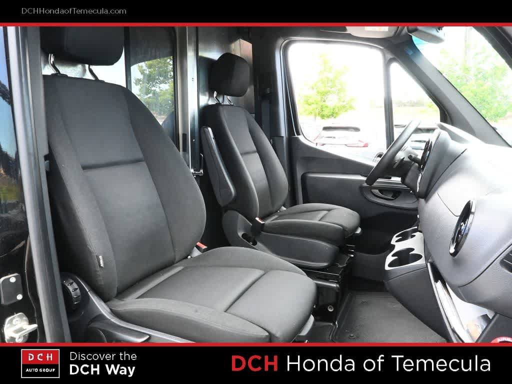 Used 2020 Mercedes-Benz Sprinter 3500 w/ Windows All Around Package image 21