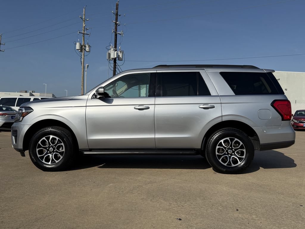 Used 2024 Ford Expedition XLT RWD image 6
